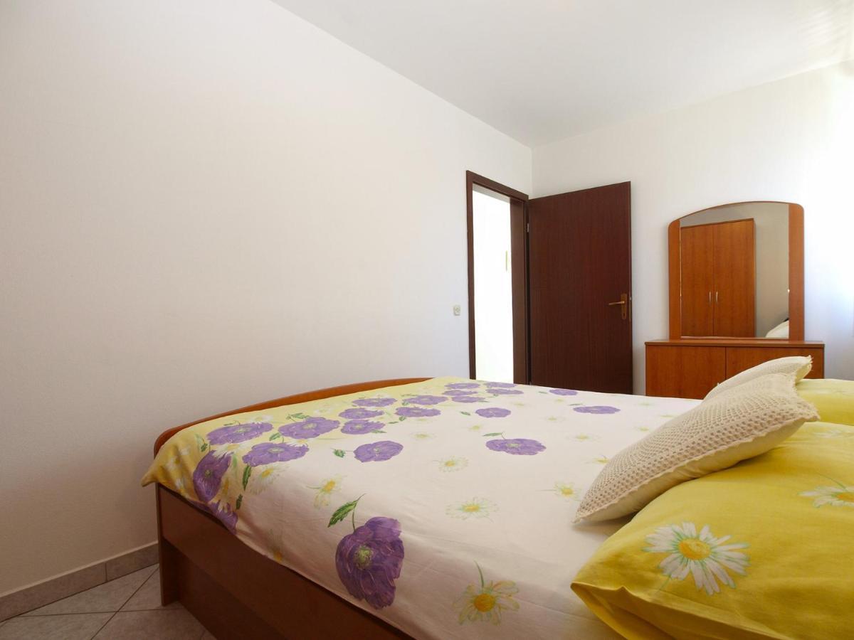 Mira 1978 Apartment